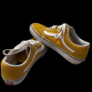 Vans ~ Yellow Suede ~ Unisex ~ Classic Style ~ Great Condition